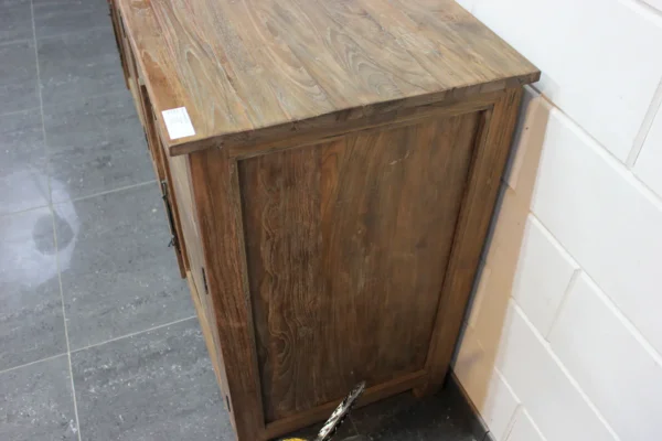 Stijlvol teakhouten dressoir in landelijk moderne uitstraling. Prachtig uitgevoerd in oud teak, kwaliteit uit Indonesië - TEAK2.