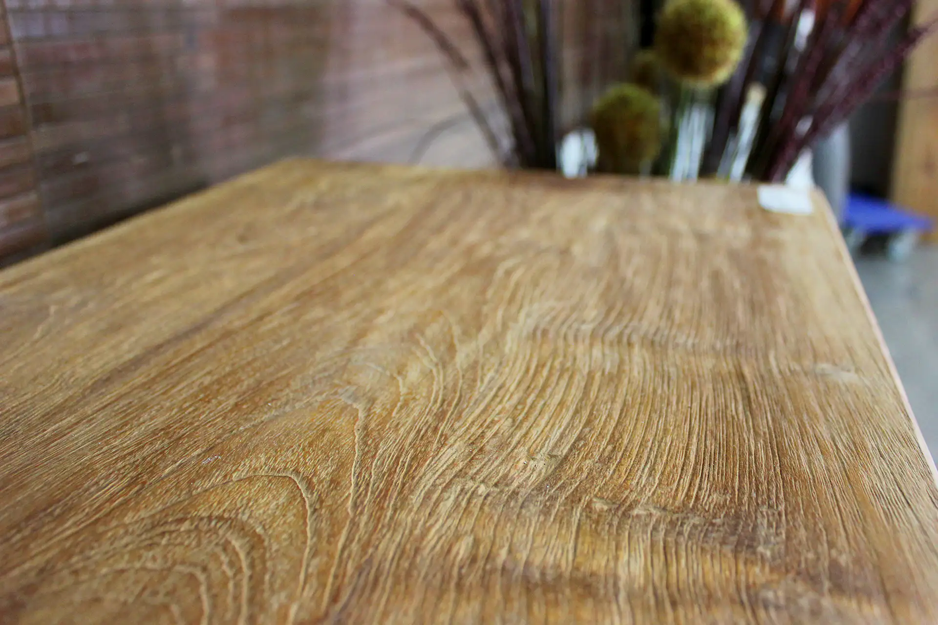 Teak Satu D100-220 Old | console rustique en teck avec tiroirs Console de style rustique en teck avec tiroirs et étagère en vieux teck brossé. Consoles de style campagnard chez TEAK2.