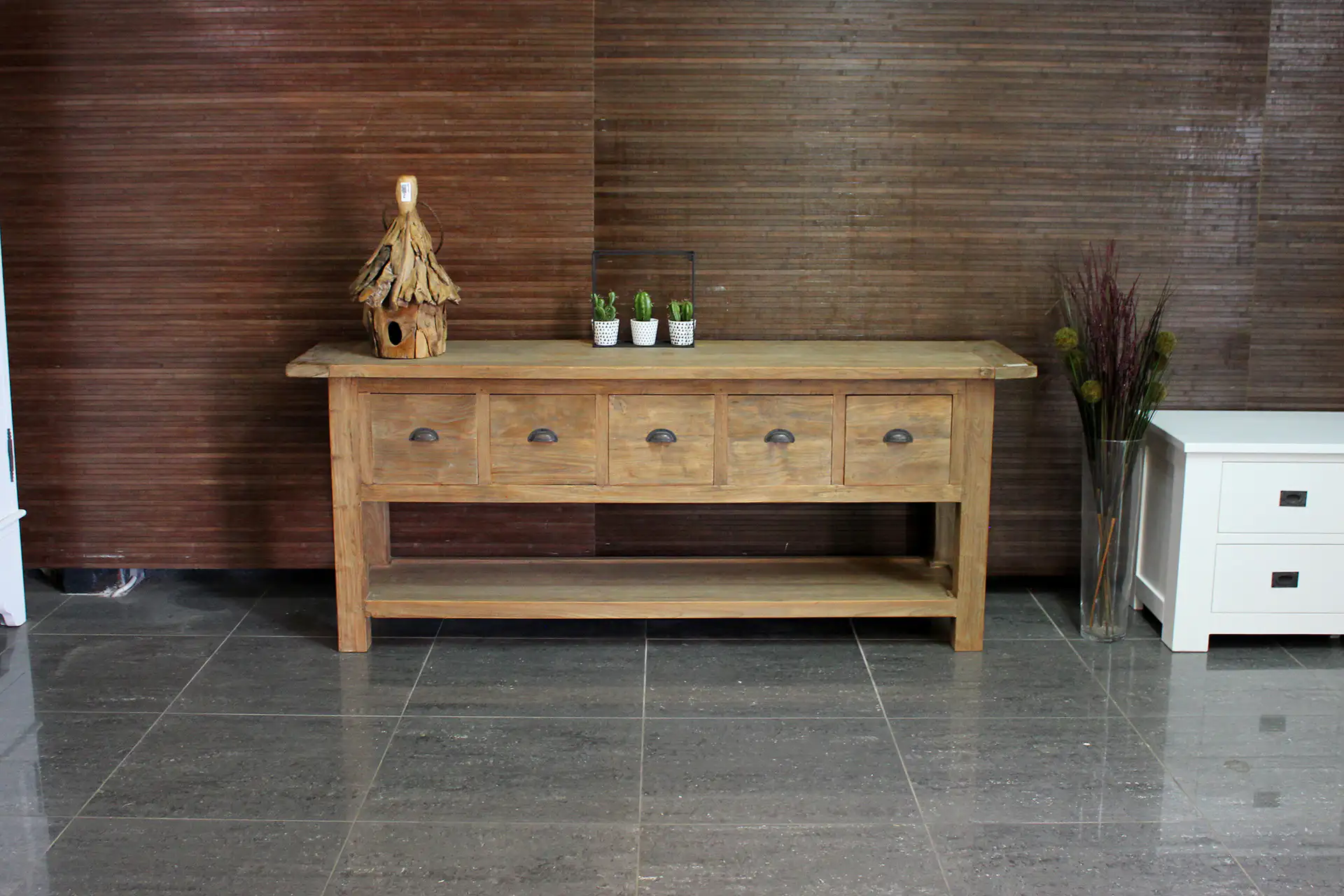 Teak Satu Kecil D200-250L Old | console en teck Table murale ou console en teck. Console en vieux teck avec tiroirs et étagère en dessous. Qualité et savoir-faire indonésiens.