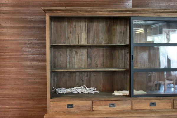 Industriële teak vitrinekast oud teakhout + ijzeren schuifdeuren. Modern landelijke uitstraling, aparte buffetkast - TEAK2.