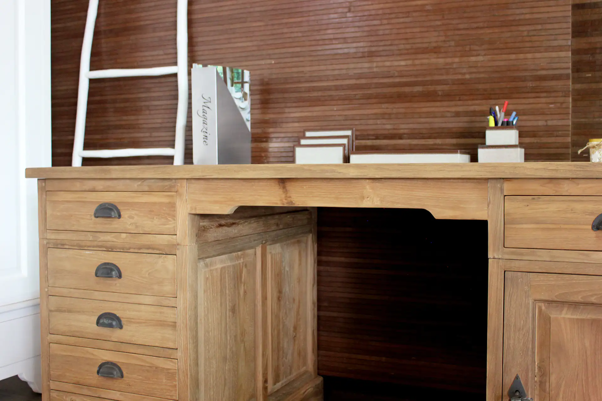 Teak Surya B160 | rustic teak desk with lots of storage space Rustic teak desk with lots of storage space thanks to drawers and revolving door. Teak desk in a rustic, authentic style - TEAK2