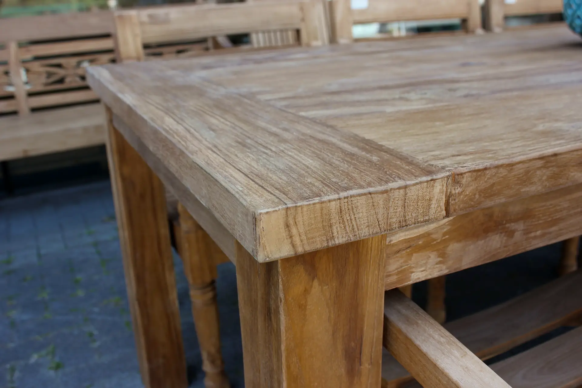 Teak Taman O180-300DK Old | dickes Teak Gartentisch aus altem Teak Dicker Gartentisch aus gebürstetem, altem Teakholz, Qualität aus Indonesien. Kleine und große Gartentische aus massivem Teakholz – TEAK2